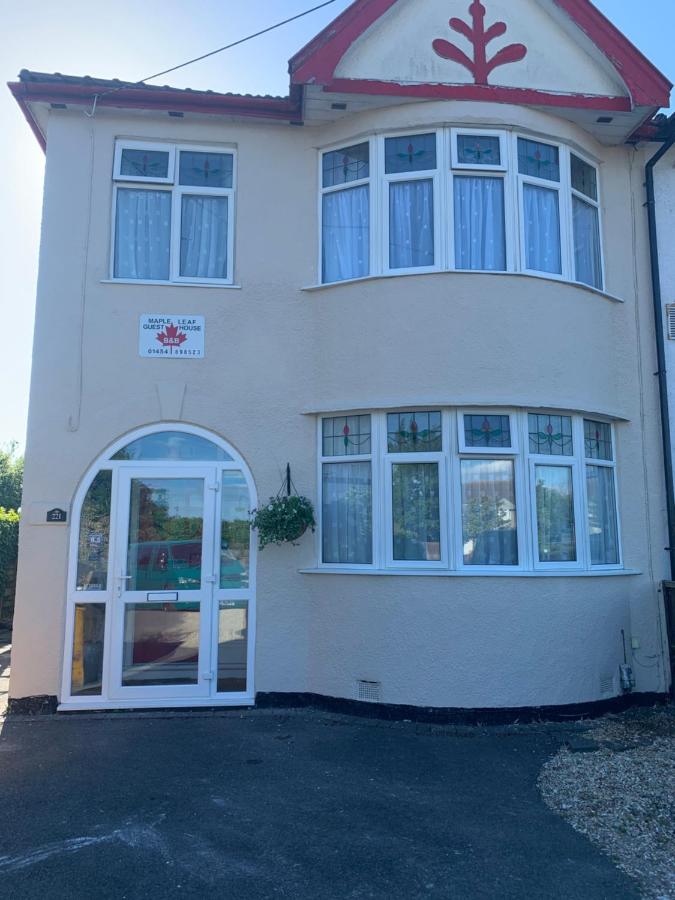 B&B Bristol - Maple Leaf Guest House - Bed and Breakfast Bristol