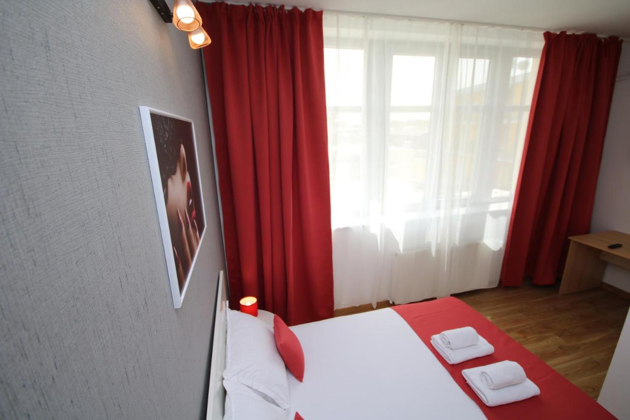 Deluxe Studio