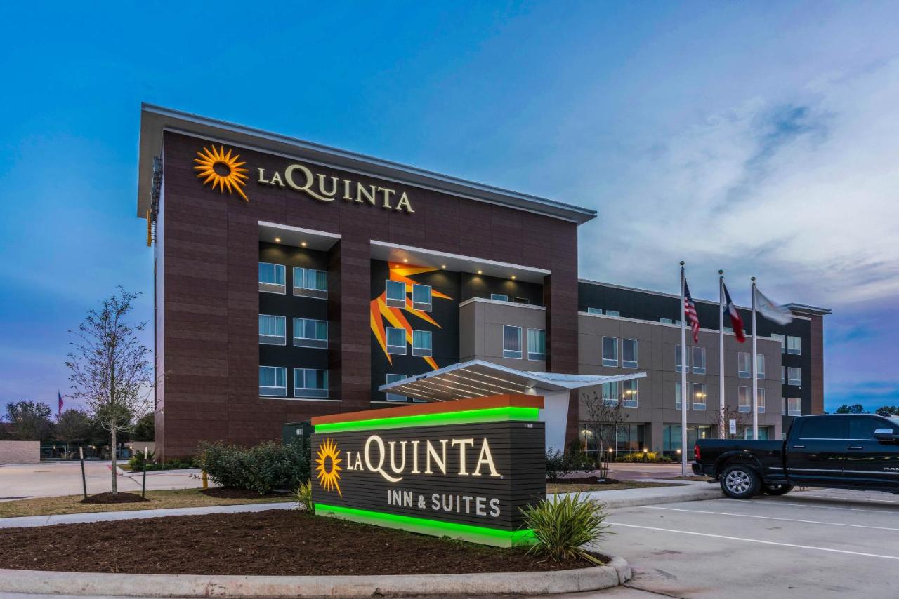 B&B Spring - La Quinta Inn and Suites by Wyndham Houston Spring South - Bed and Breakfast Spring