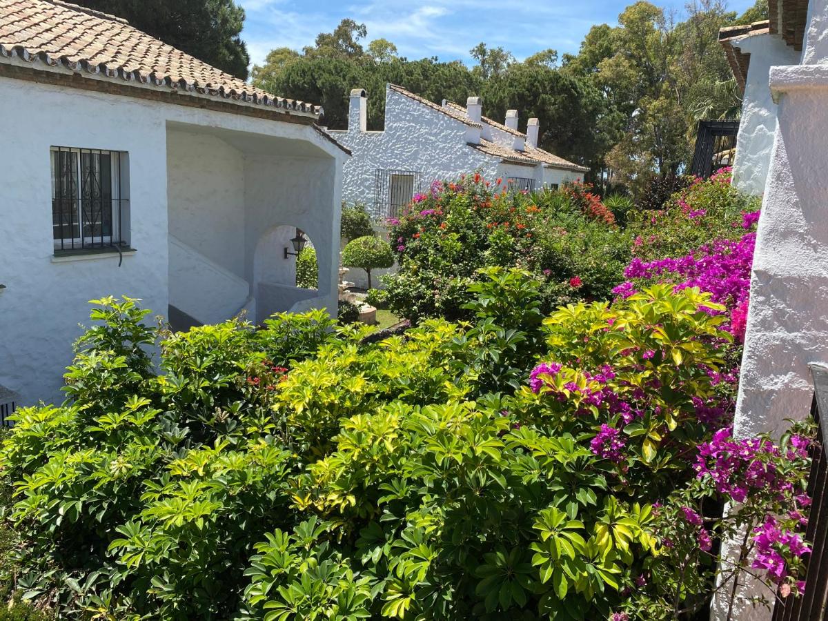 tarifa especial, sin aglomeraciones en piscina y playa, cerca de Puerto Banús - Chambres d'hôtes Estepona