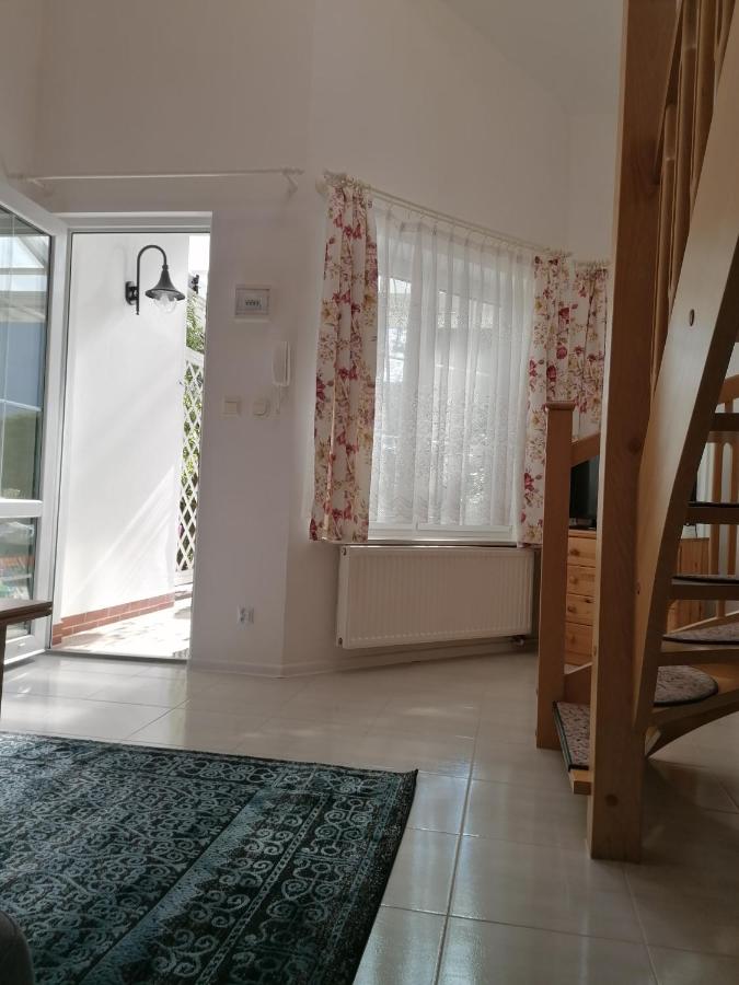 Studio - Split Level