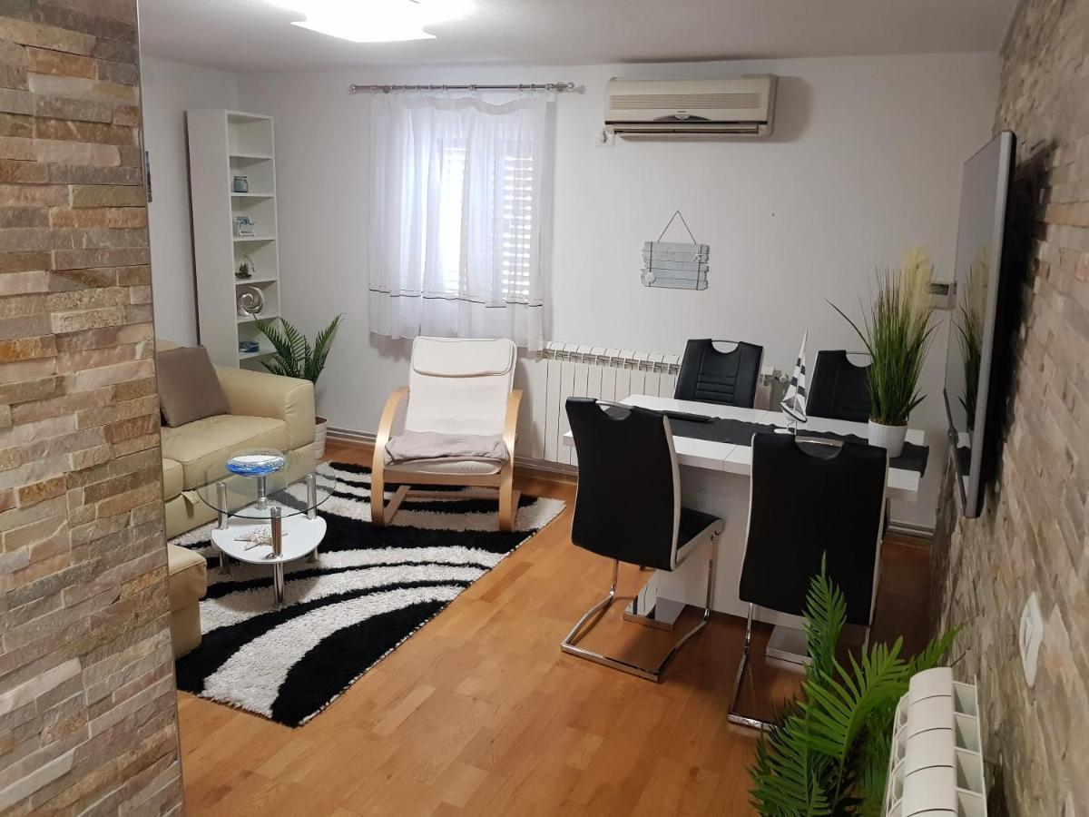 Apartamento con baño compartido