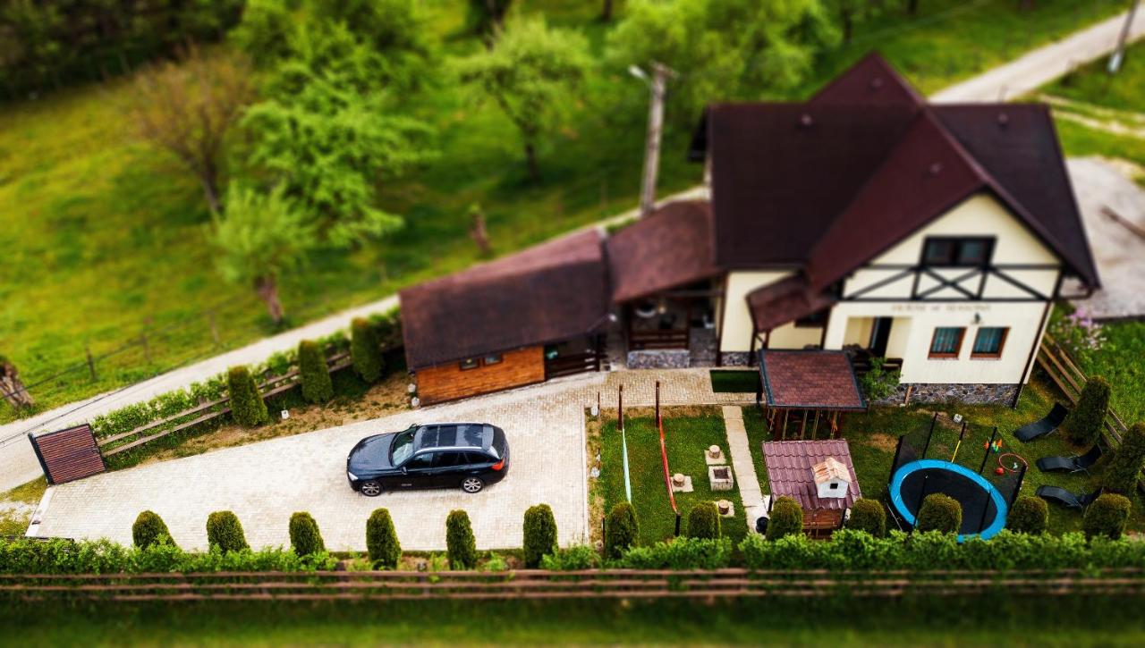 House of Seasons - Bed and Breakfast