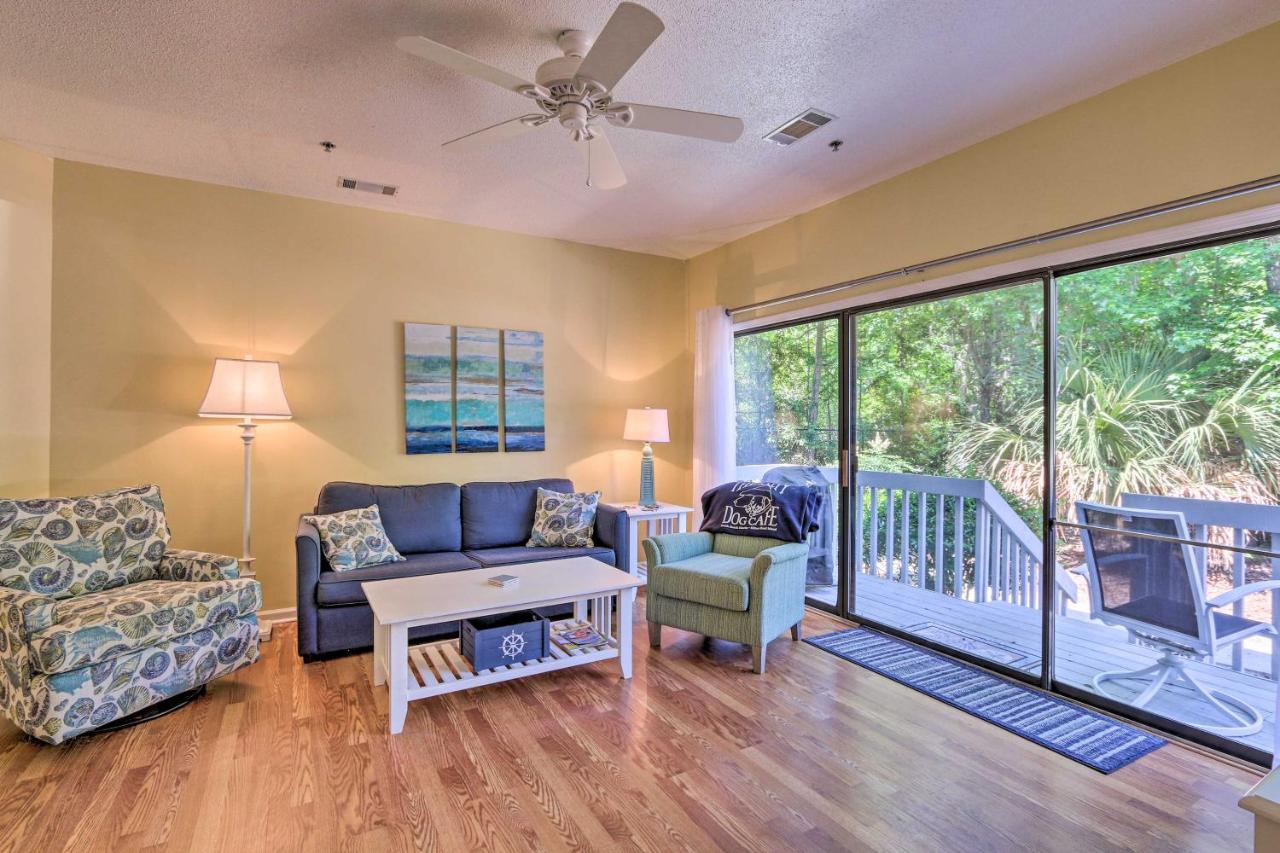 Walk to Forest Beach Hilton Head Getaway! - B&B