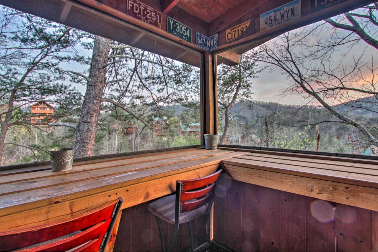 Pigeon Forge Cabin with Hot Tub and Mountain Views! - Ferienwohnung