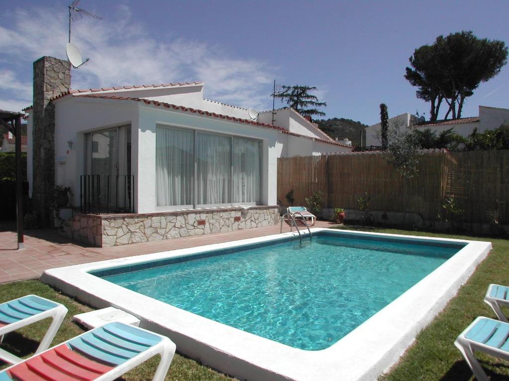Alemanya 30 privat pool Estartit - B&B