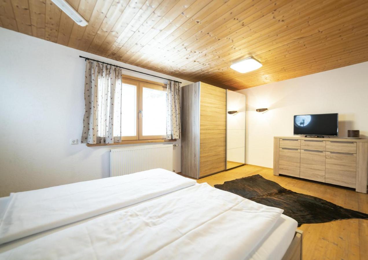 Apartment with Mountain View