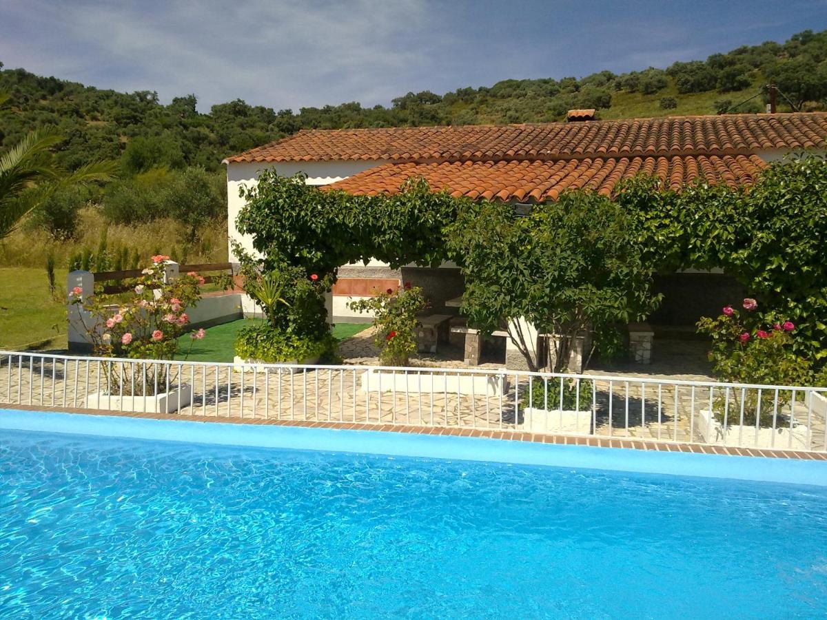 B&B Aroche - 5 bedrooms villa with private pool enclosed garden and wifi at Aroche Huelva - Bed and Breakfast Aroche