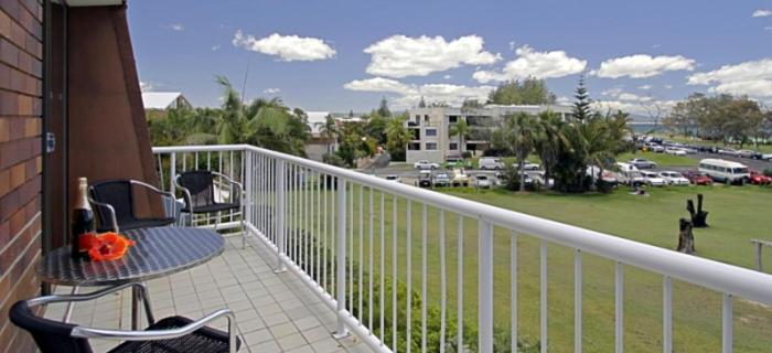 B&B Byron Bay - Main Beach Apartments - Bed and Breakfast Byron Bay