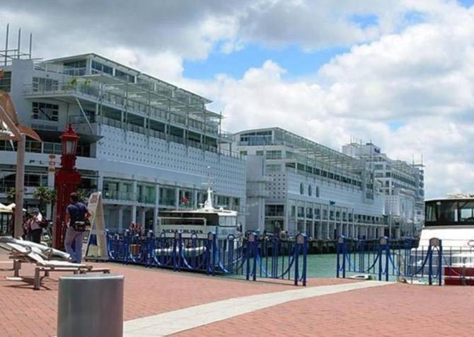 QV Princes Wharf Waterfront Apt with Balcony - 1030 - B&B Auckland