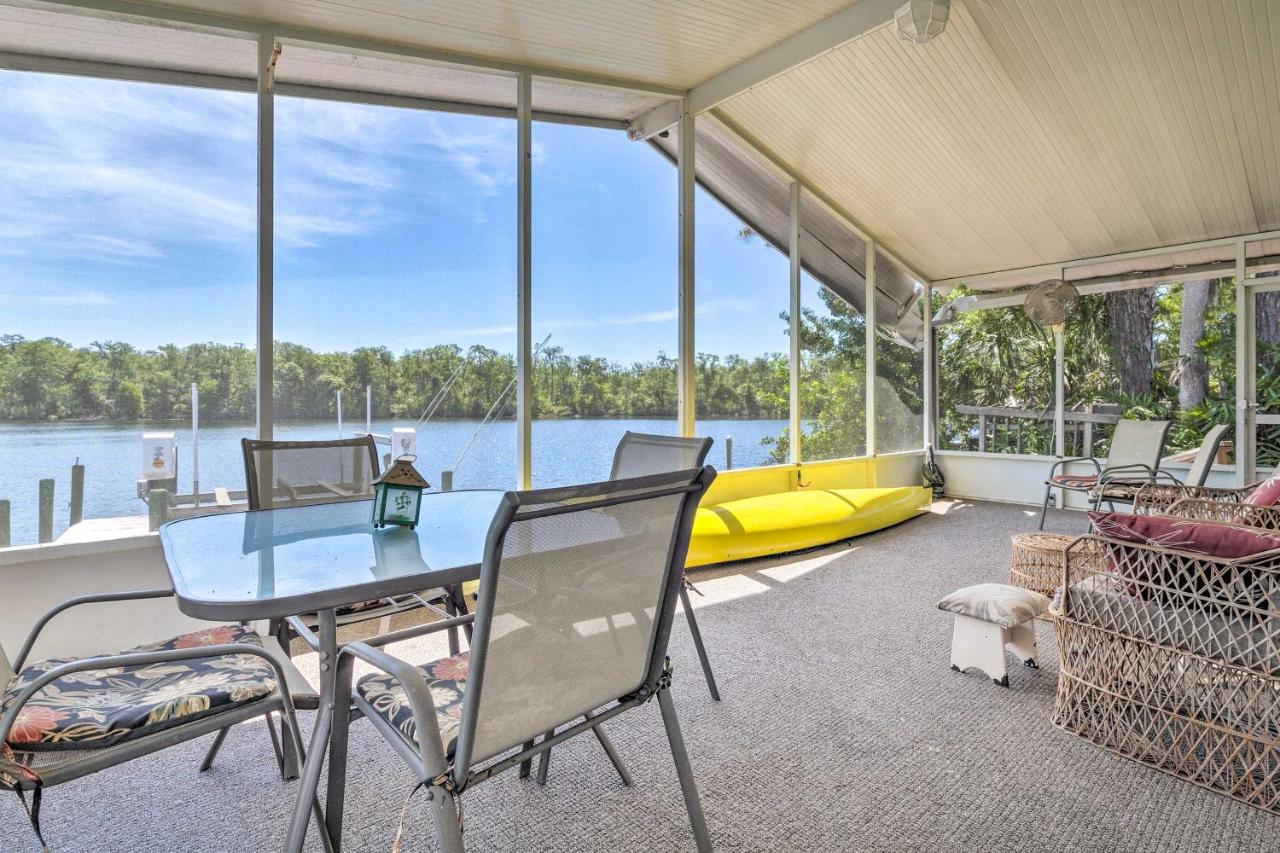 Anglers Getaway Homosassa Home with Boat Dock! - B&B