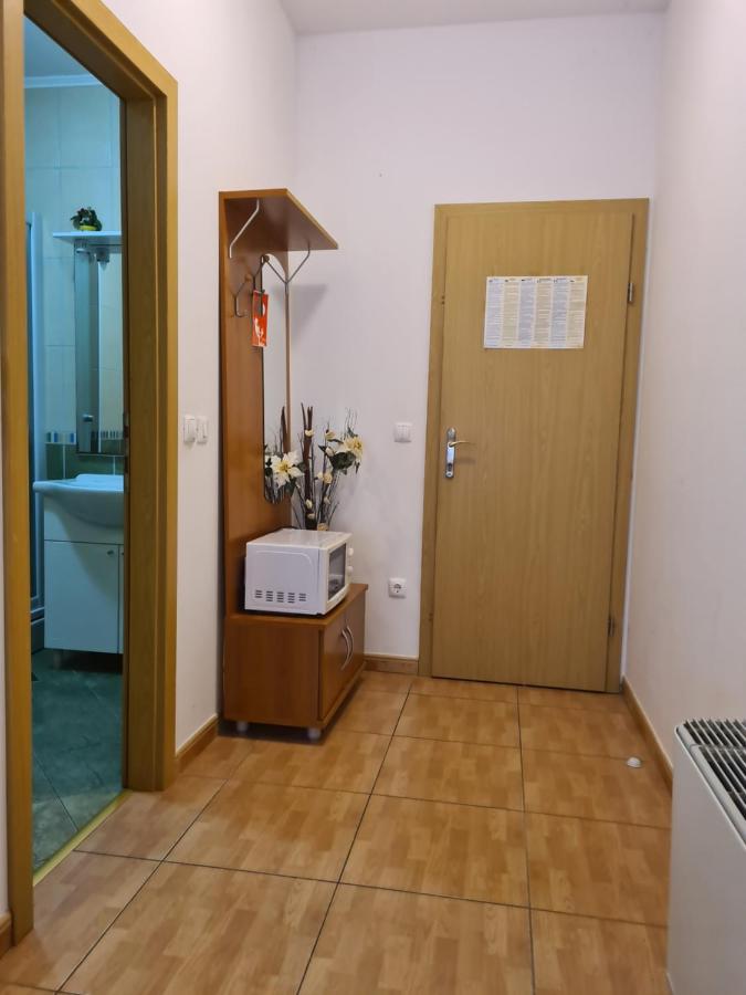 Superior Family Studio (2 Adults + 2 Children)