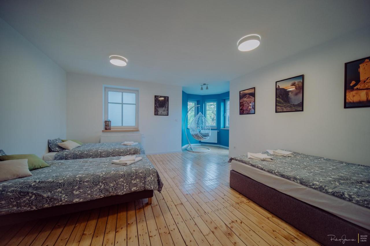 Apartment with Mountain View