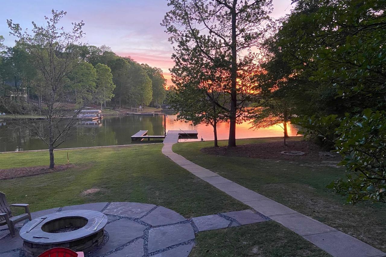Lakefront House with Private Dock and Fire Pit! - Bed and Breakfast Eatonton