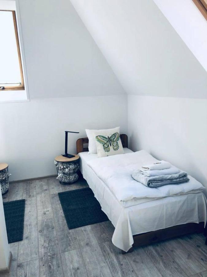 Dreibettzimmer mit Gemeinschaftsbad