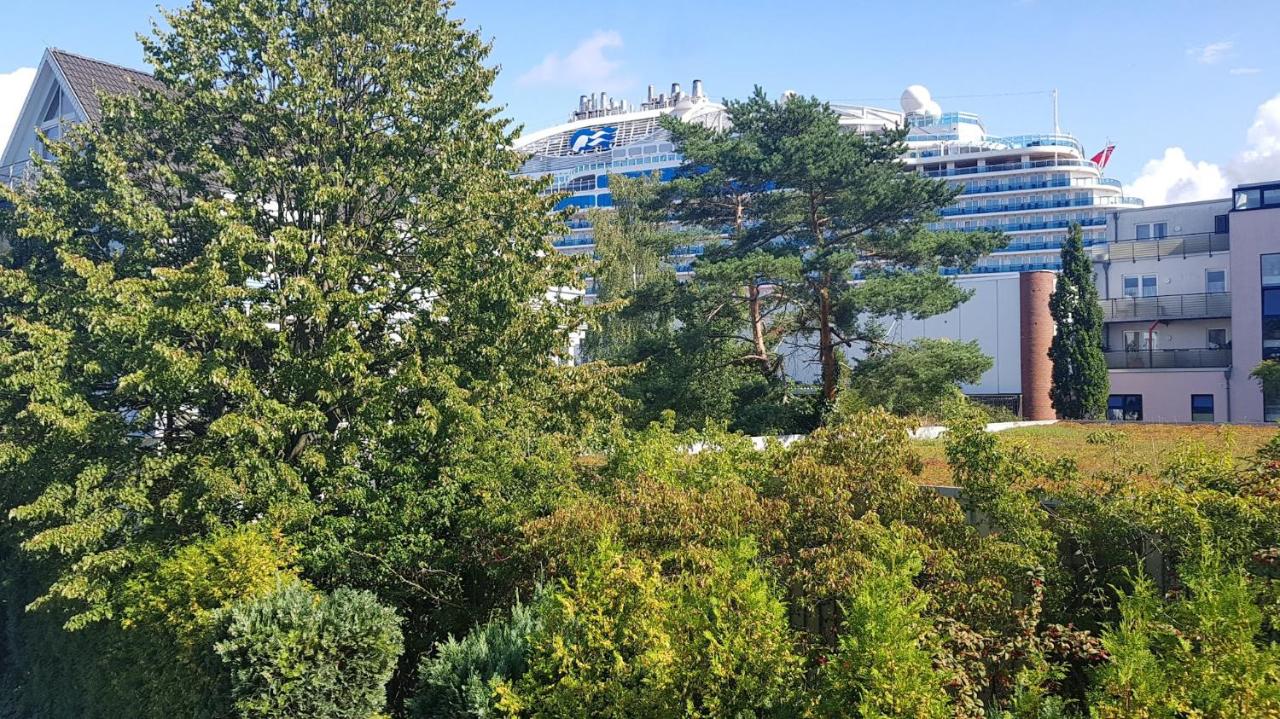 Ferienwohnung Strom ahoi - premium - modern - inkl Stellplatz - 200m zum Alten Strom - Wasserblick - B&B Warnemünde