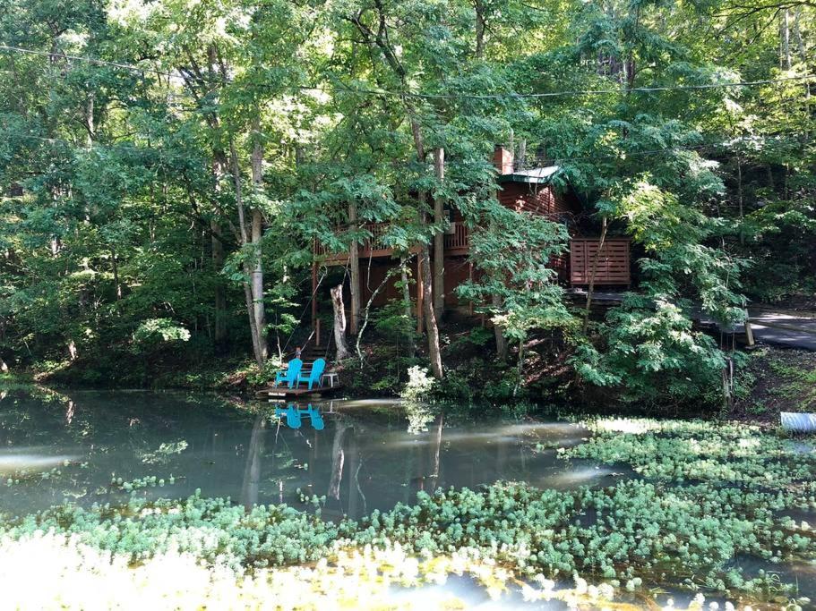 The Fishing Hole Cabin - Sage Vacations - B&B