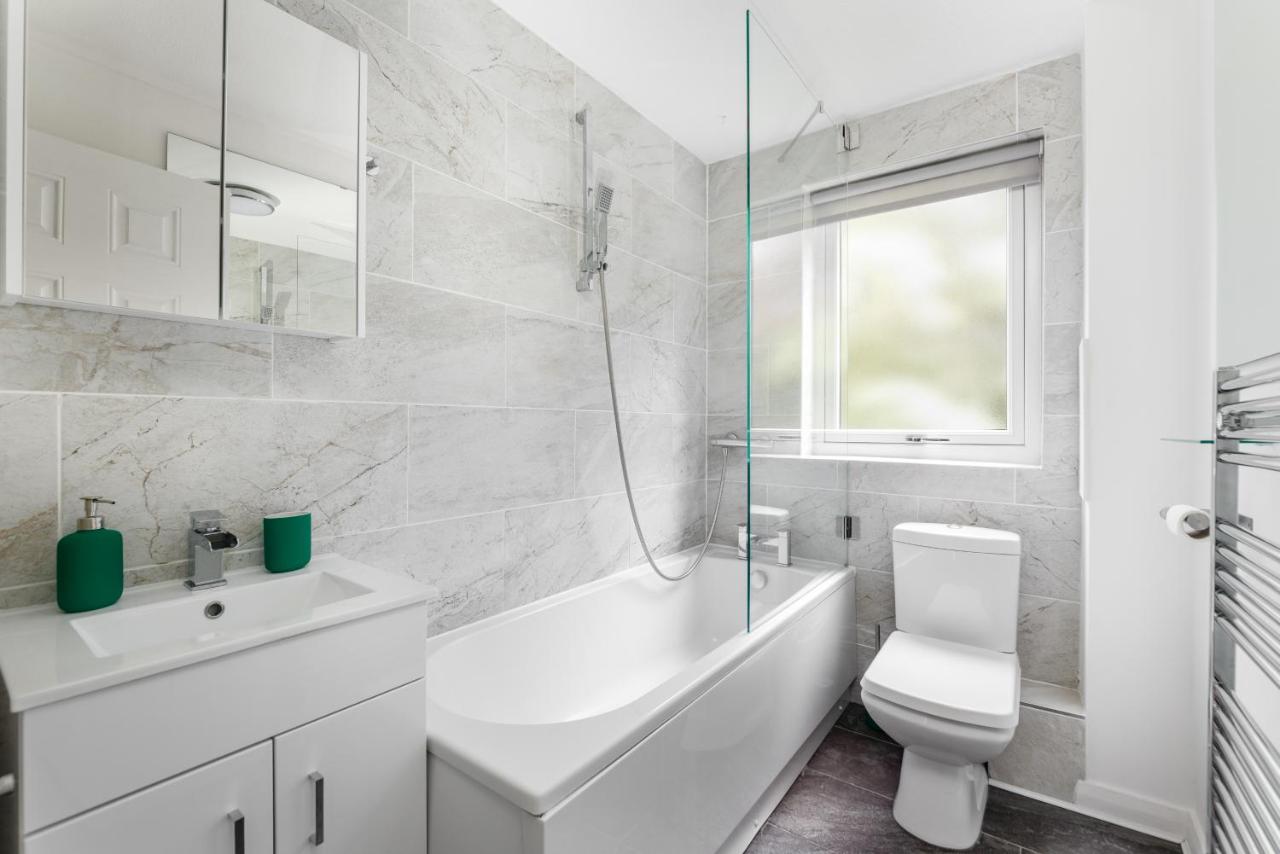 City Centre Stylish Apartment With Free Parking - B&B