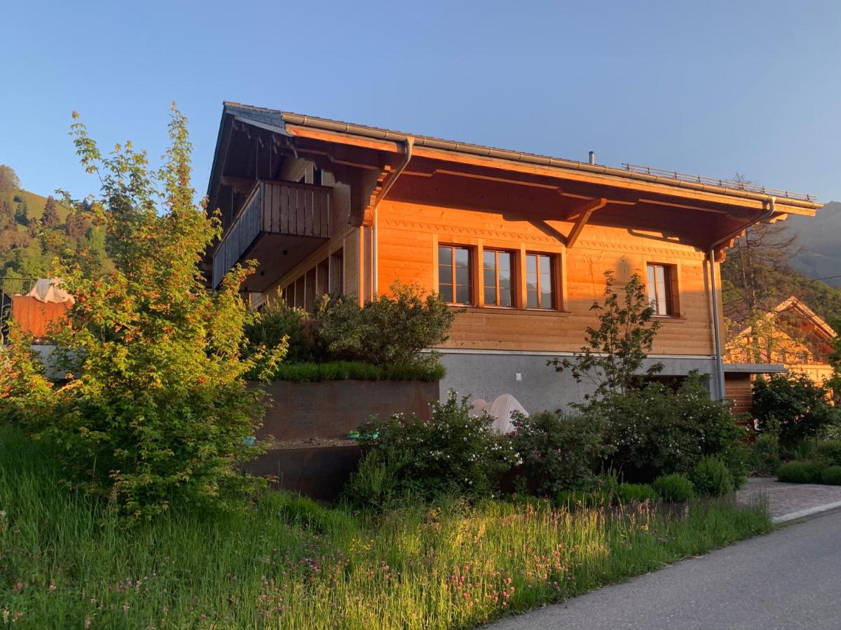 B&B Diemtigen - Chalet Park Apartment mit Sauna Hamam - Bed and Breakfast Diemtigen