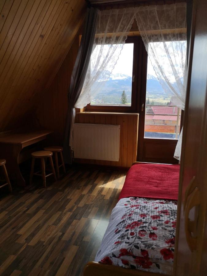 Vierbettzimmer mit Balkon