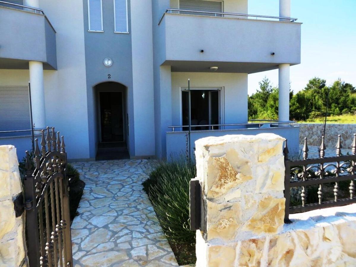 Bright Apartment in Vrsi with Terrace and Garden, 65 m² - Ferienwohnung Vrsi