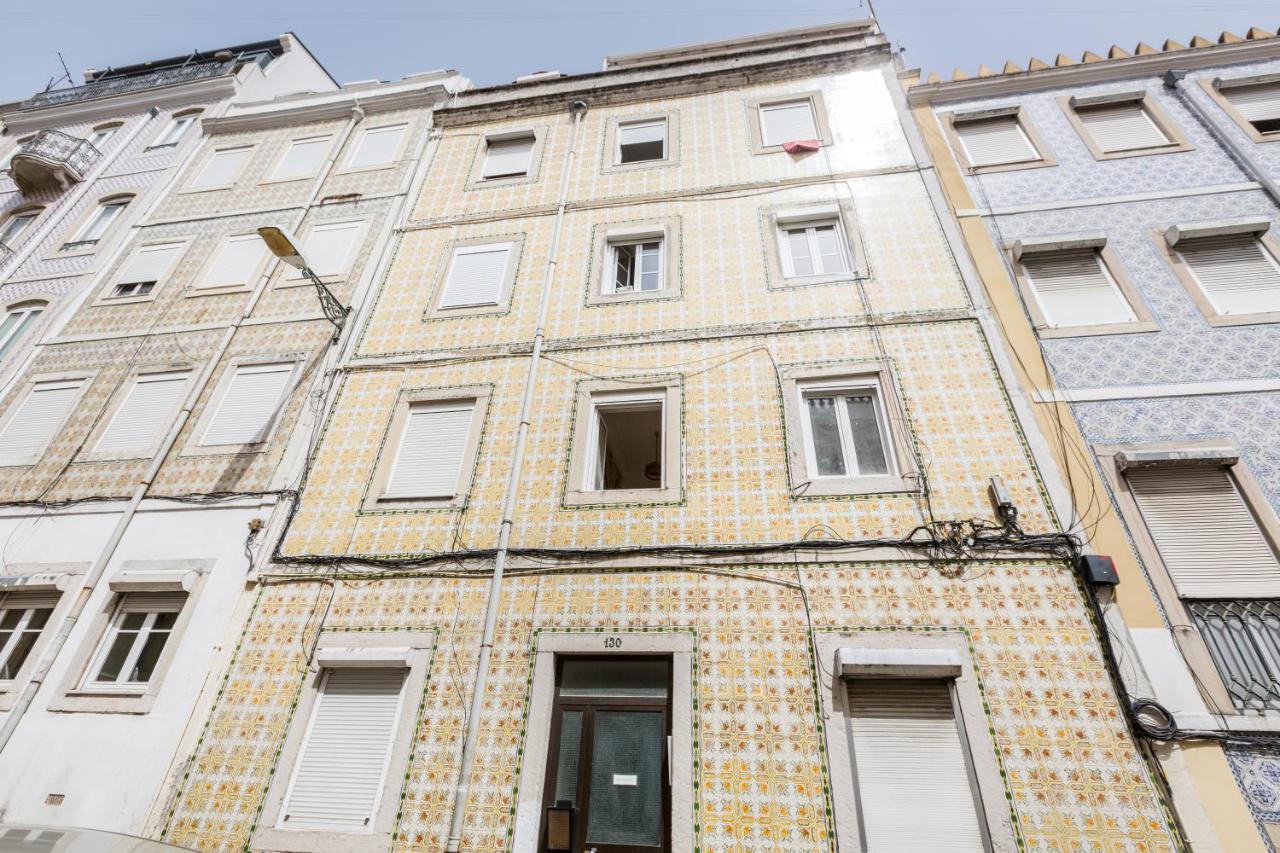 Quiet Graça 2-BR near the Iconic Tram 28 - B&B Lisbon