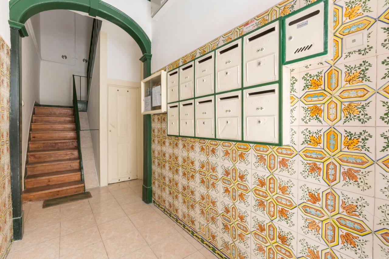 Quiet Graça 2-BR near the Iconic Tram 28 - B&B Lisbon