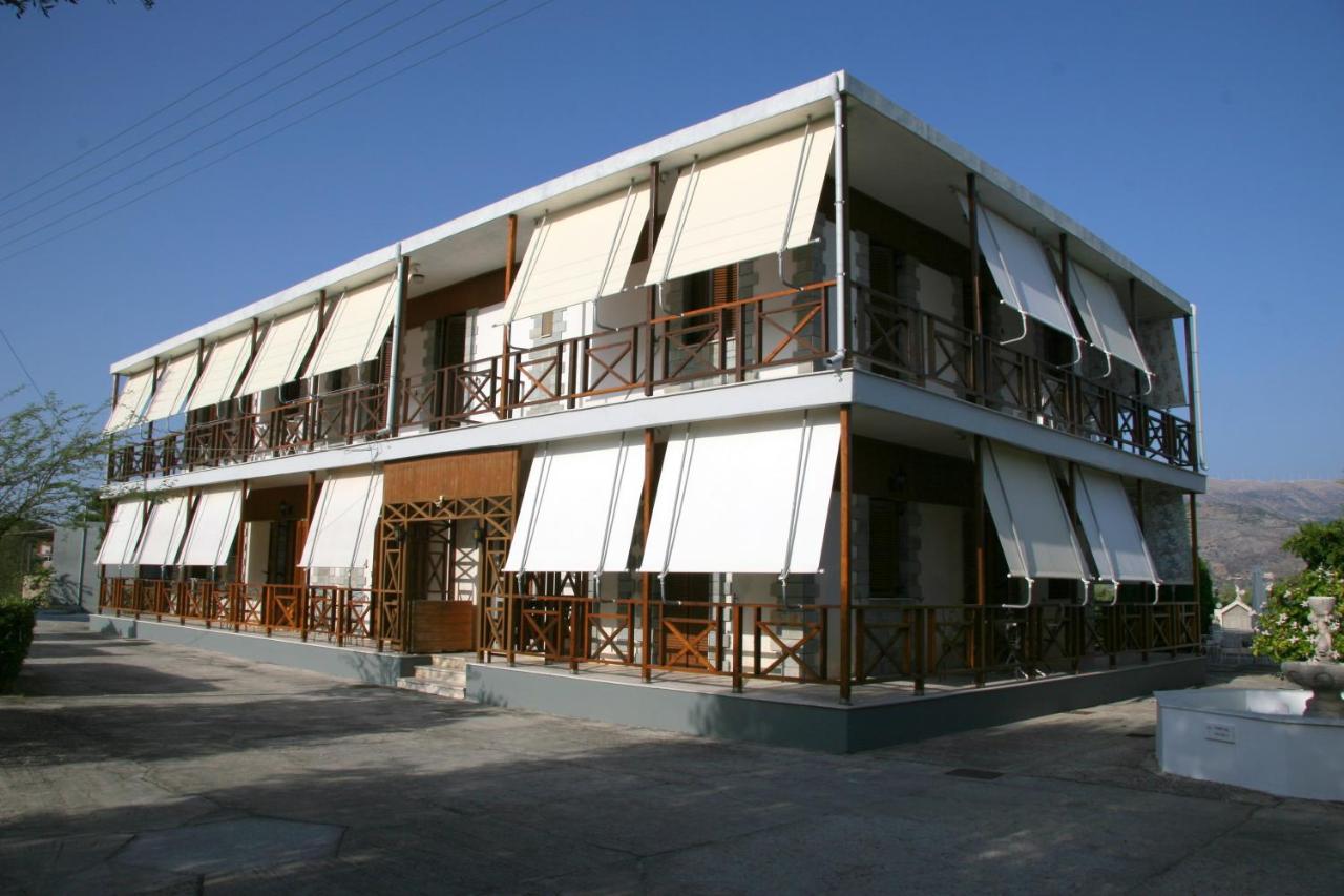 Circe Pansion - Bed and Breakfast Lixoúri