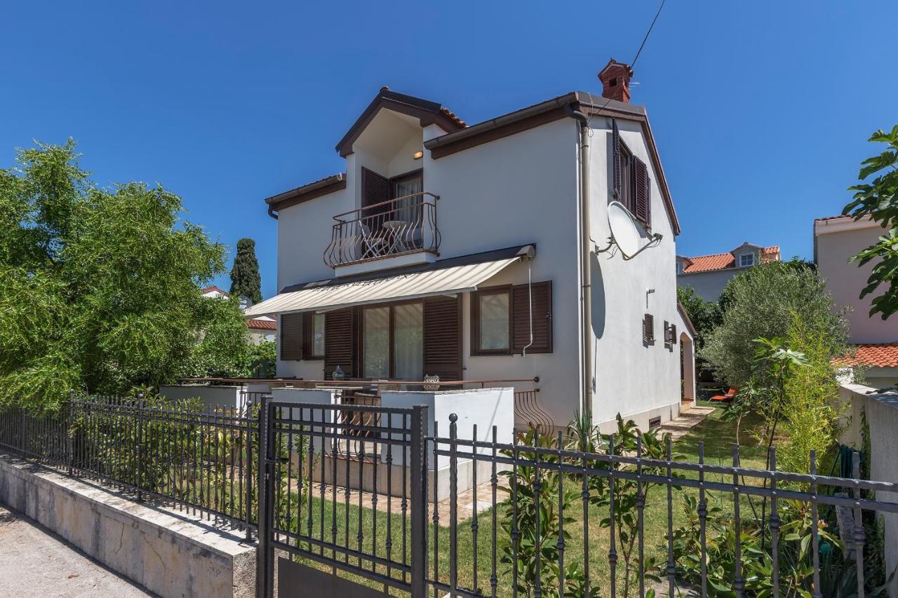 Holiday house Pineta - Fazana, sea view & mini wellness - Bed and Breakfast Fažana