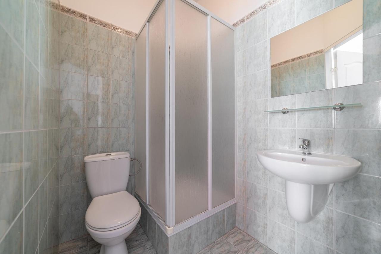 Triple Room with Private Bathroom