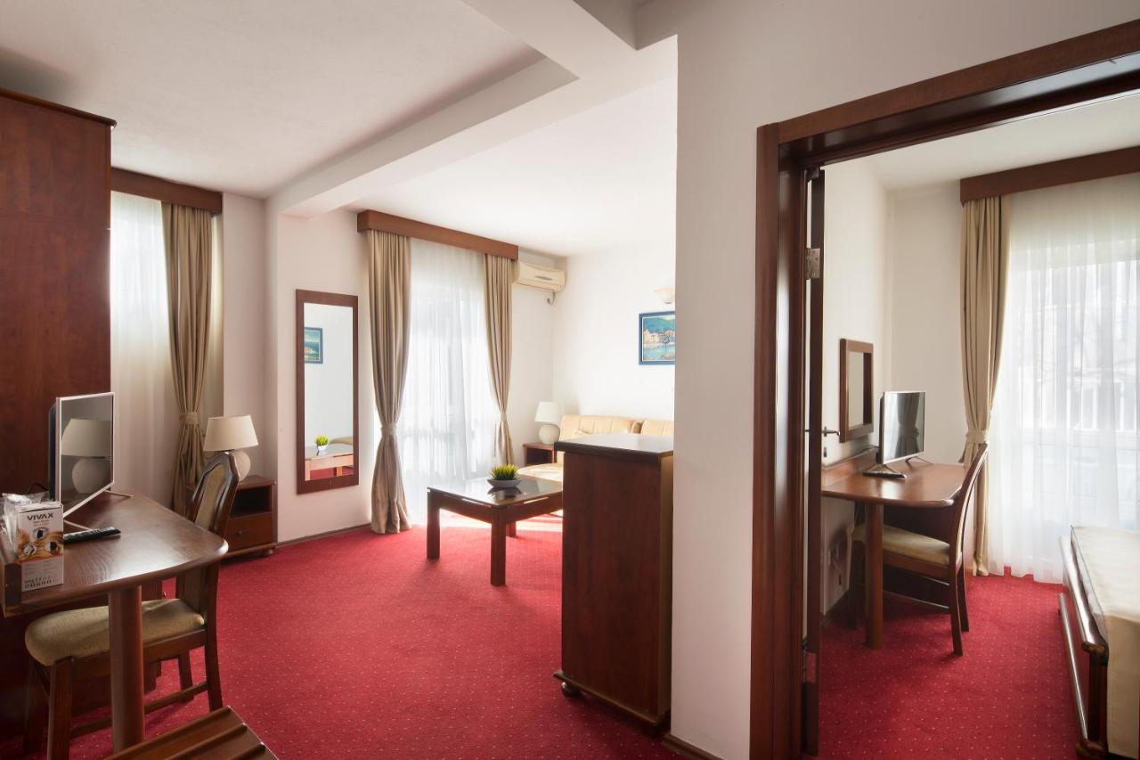 Standard Double Suite