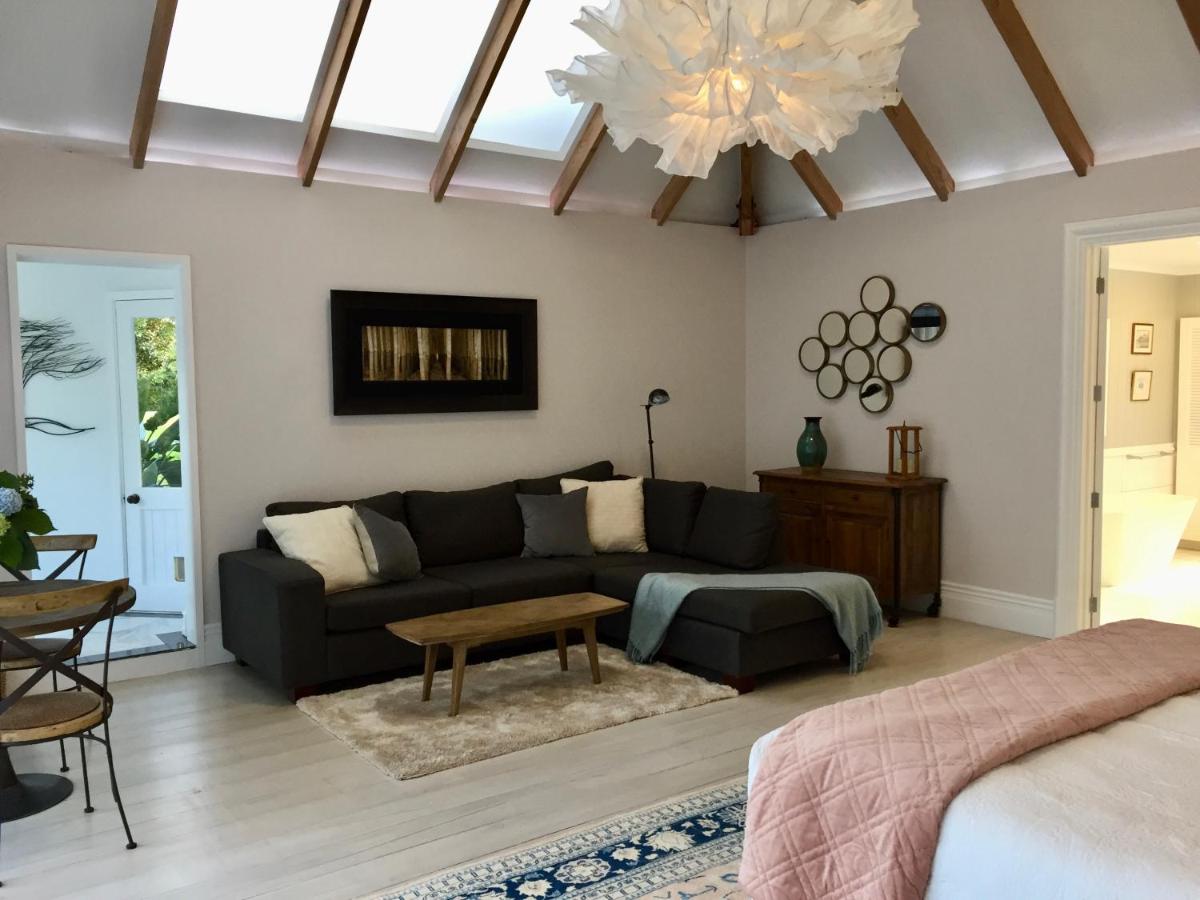 Columbus Suite at 144 on Jones - B&B Omiha