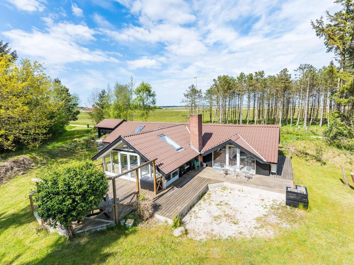 Three-Bedroom Holiday Home 