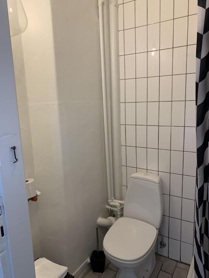 Grand Lit Bed Cell With Shared Bathroom/Toilet