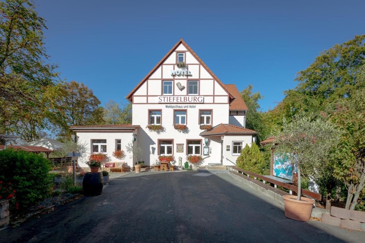 B&B Nauendorf - Stiefelburg Der Berghof - Bed and Breakfast Nauendorf