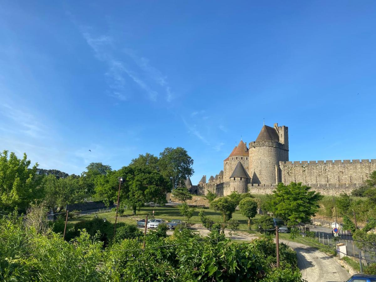 Camera Familiare con Vista Città Medievale 