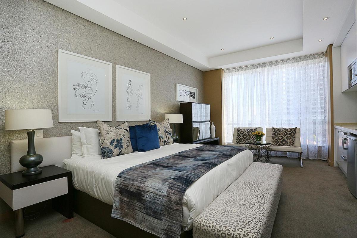 304 Sandton Skye - B&B