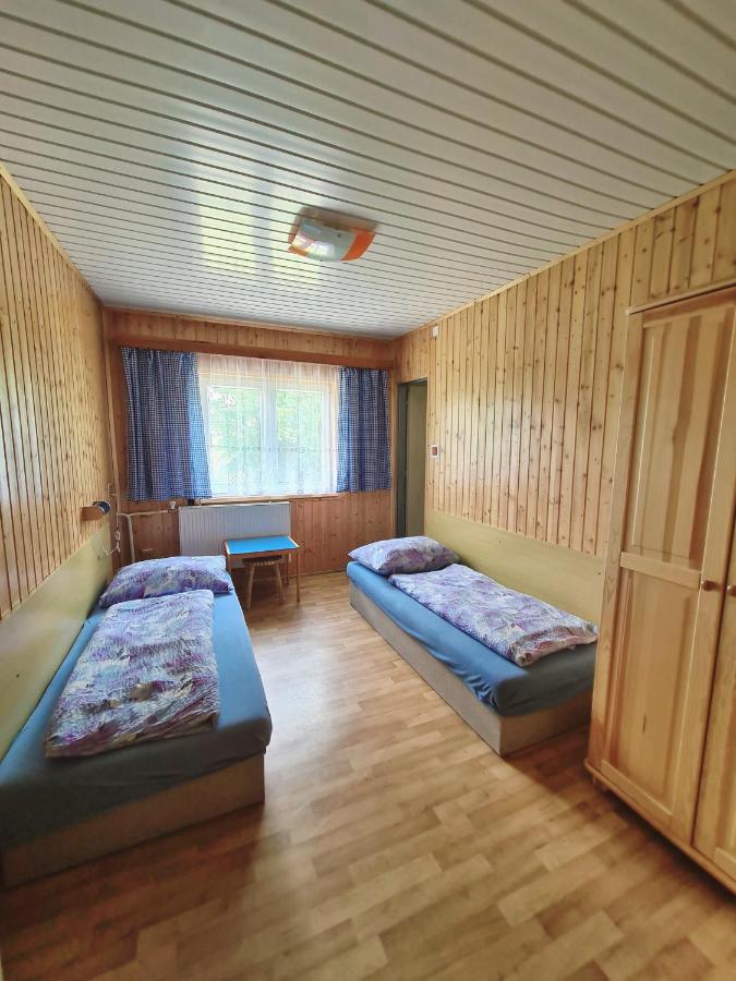 Habitación Doble con baño - 2 camas