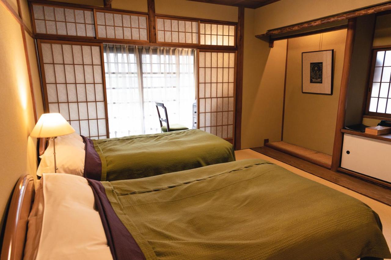 Deluxe Twin Room with Tatami Floor and Shared Bathroom