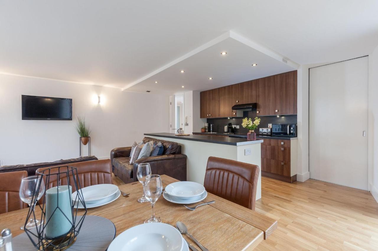 Two-Bedroom Apartment (6 Adults)