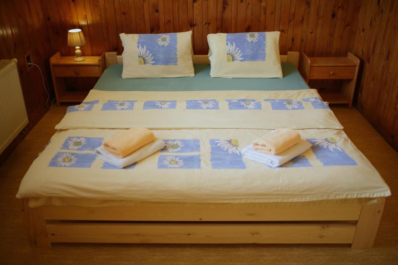 Doppel- oder Zweibettzimmer