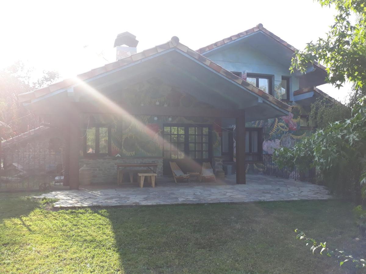 Hugoren Egoitza - Bed and Breakfast