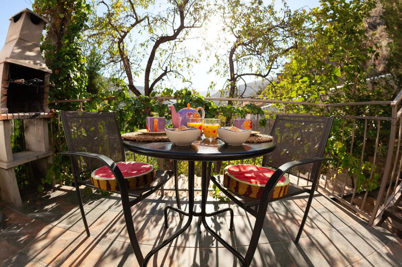 Charming House in Laroya + Jacuzzi - B&B Laroya