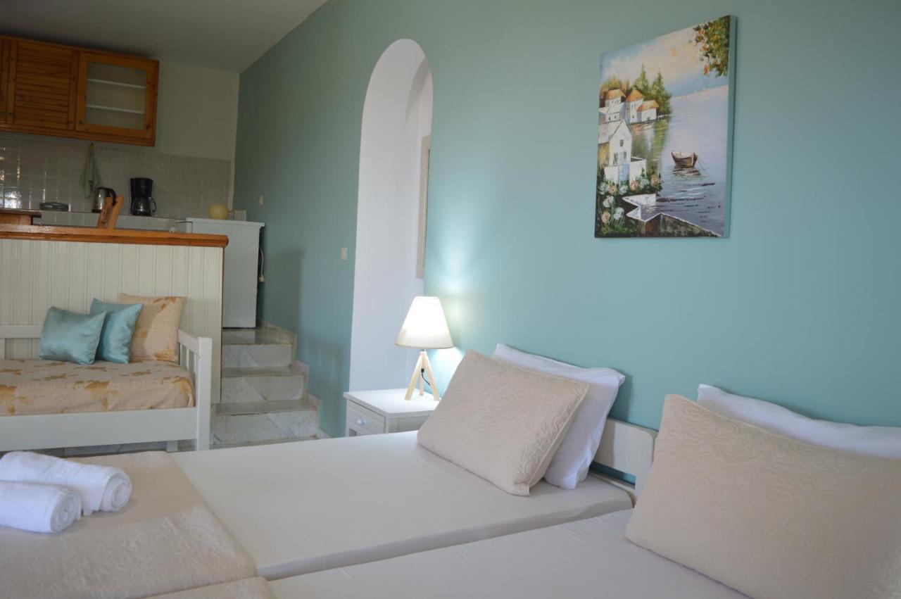 Studio (3 Adults)