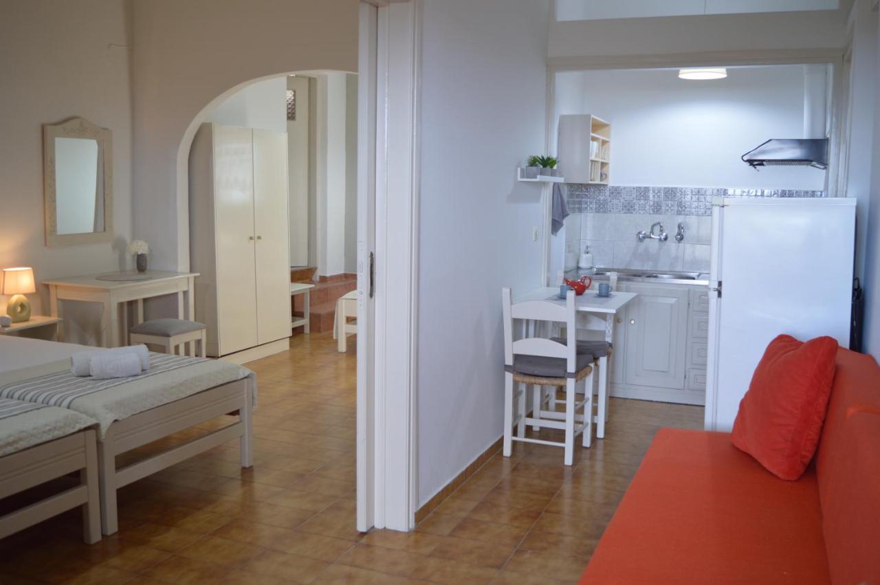 Studio (4 Adults)