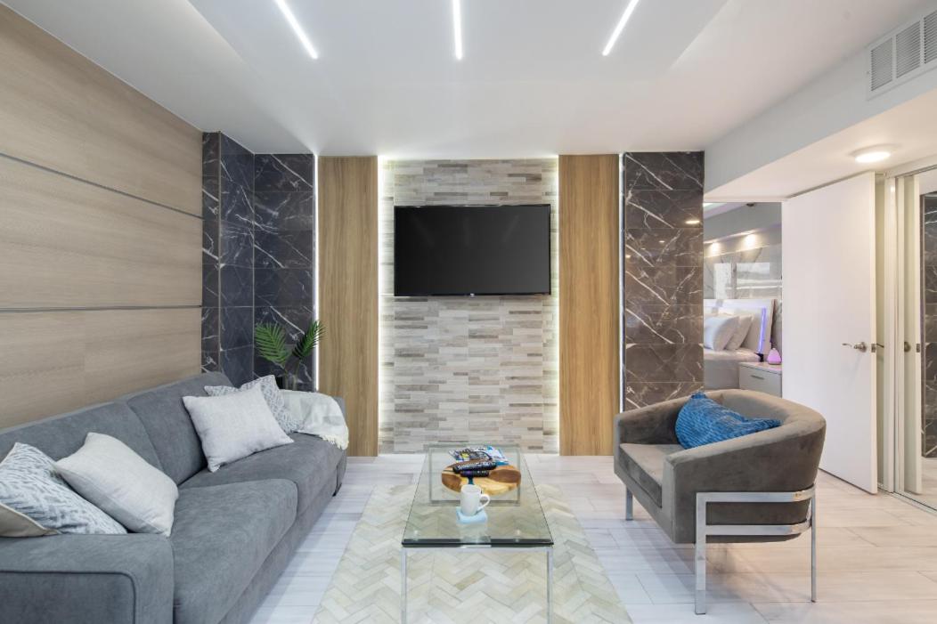 Executive Hotel Suite Downtown Free Parking - B&B