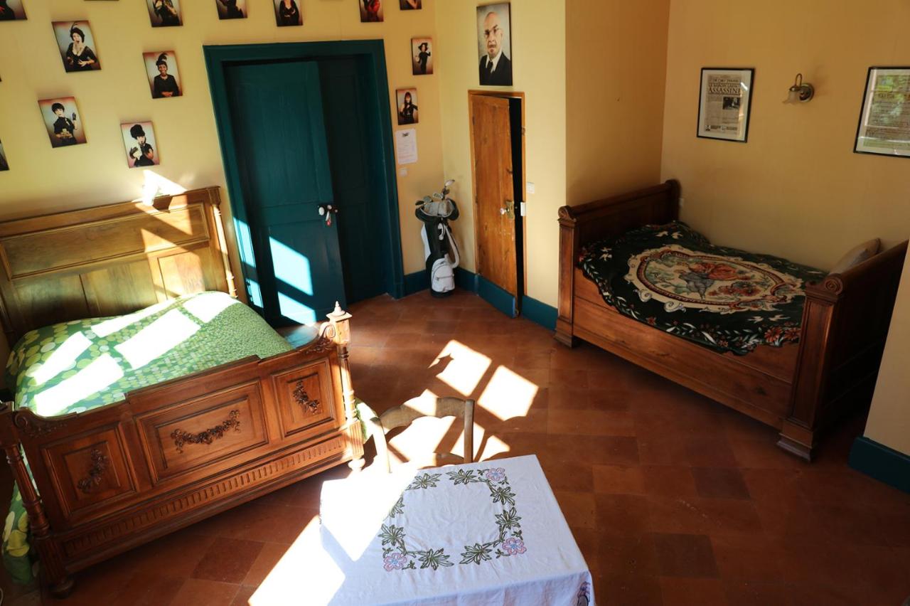 Dreibettzimmer mit Gartenblick
