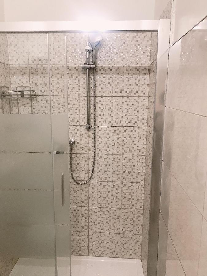 Dreibettzimmer mit eigenem Bad