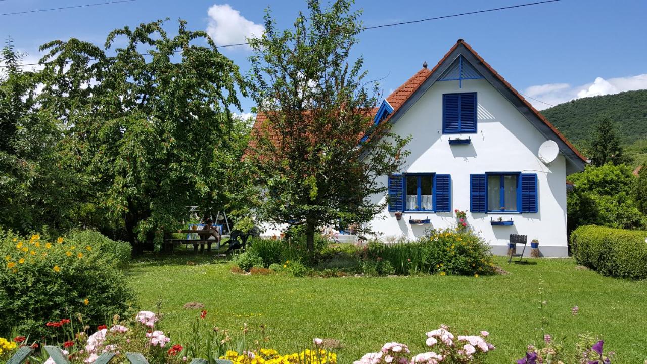 B&B Badacsonytomaj - Áron Apartman - Bed and Breakfast Badacsonytomaj