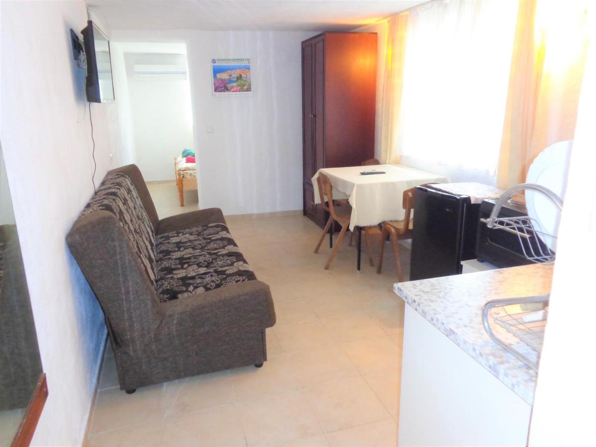Studio - Ground Floor